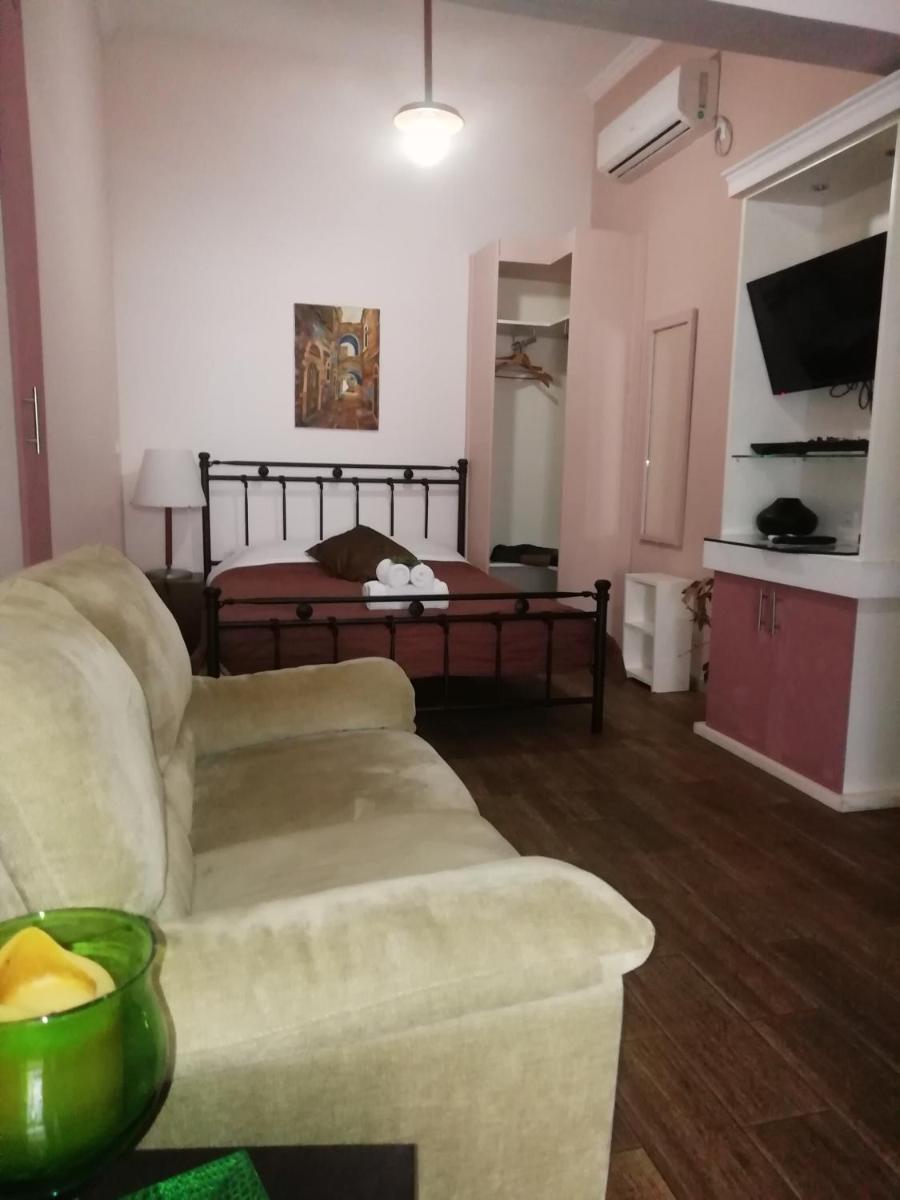 Mastic Point Studios - Housity
