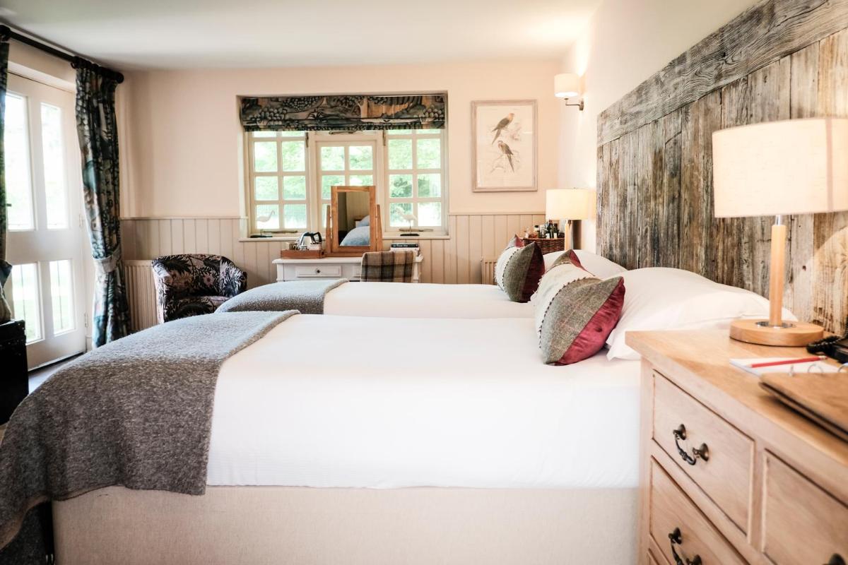 The White Buck - Housity