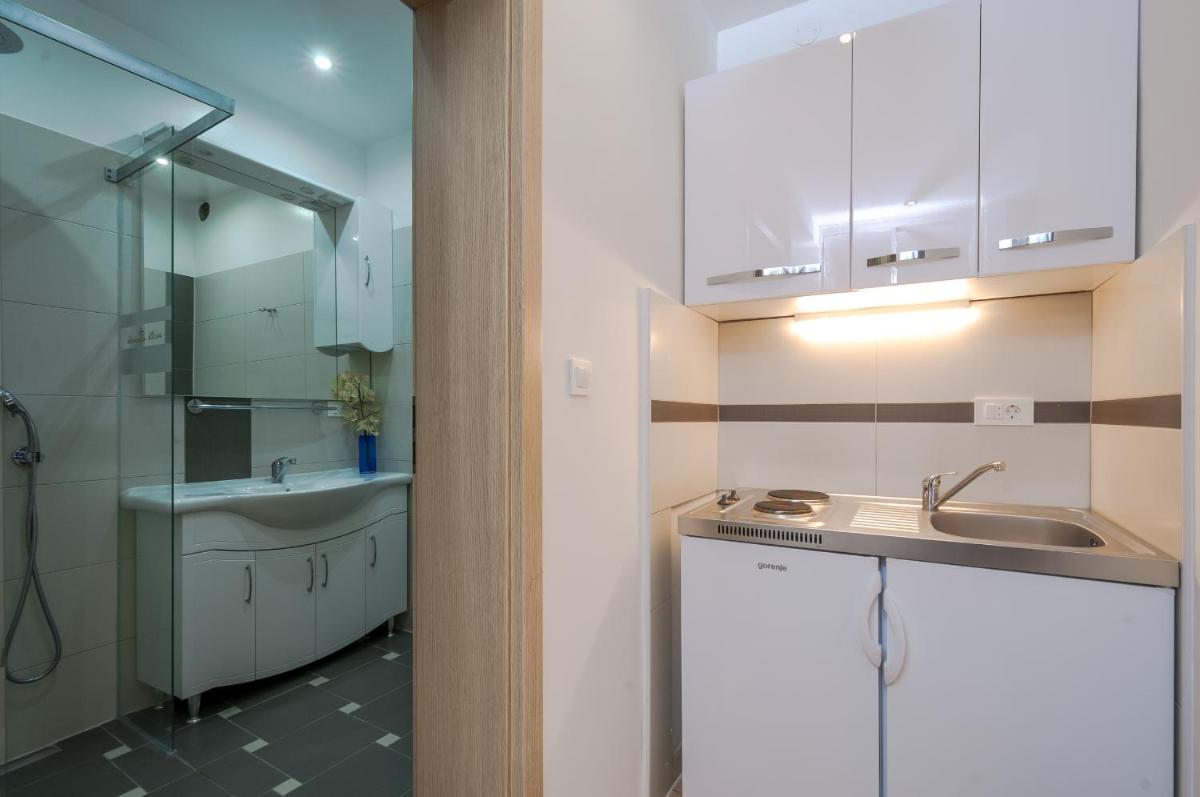 Apartments Žuvela - Housity