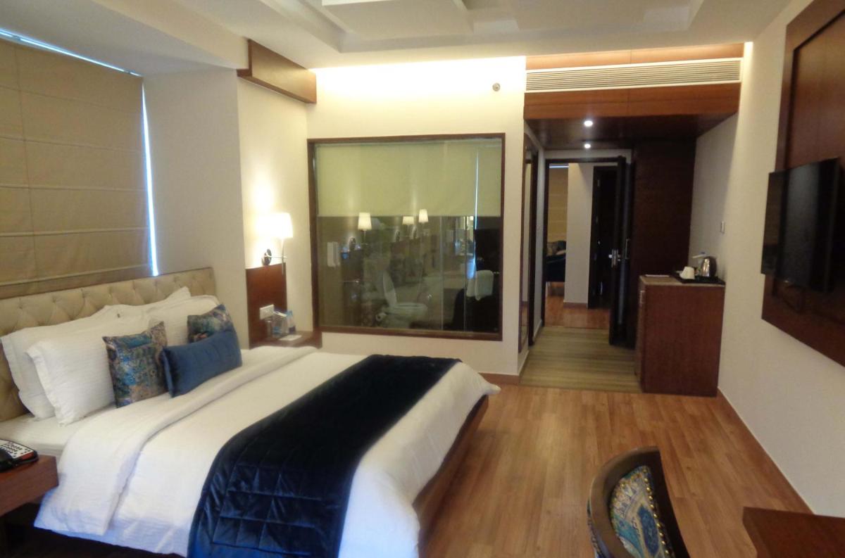RS Sarovar Portico - Housity