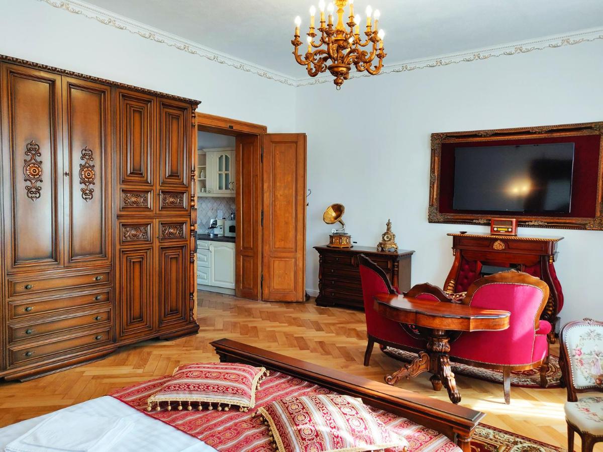 Zur Krone - Housity