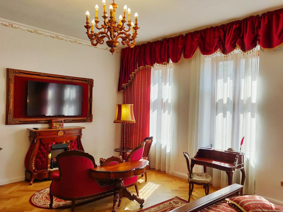 Zur Krone - Housity