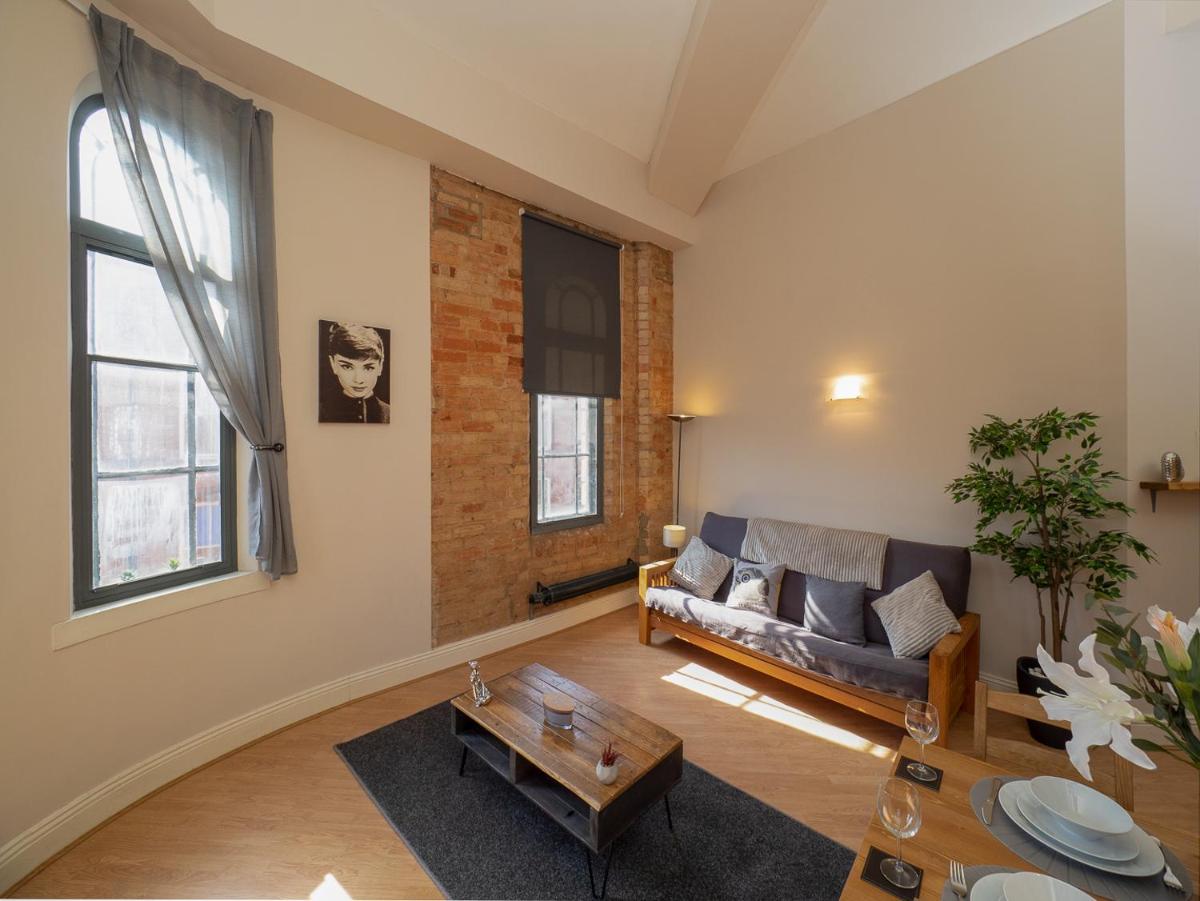 Apartment 16 Broadway House - Housity