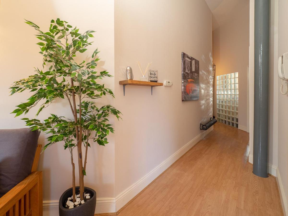 Apartment 16 Broadway House - Housity