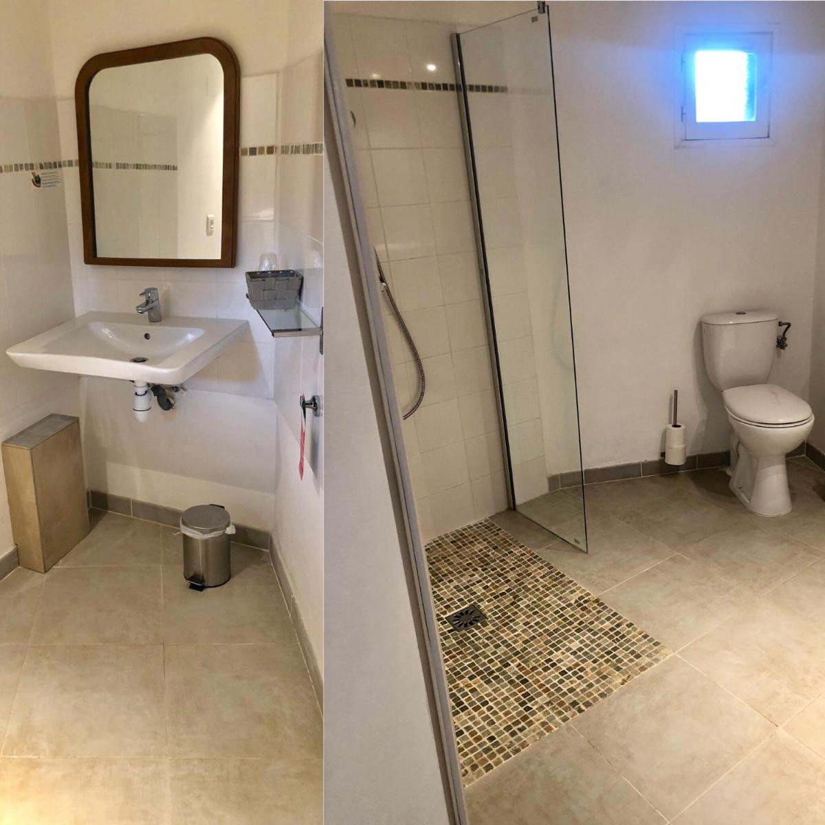 Salle de bains dans l'établissement Hôtel Casa Rossa & Spa