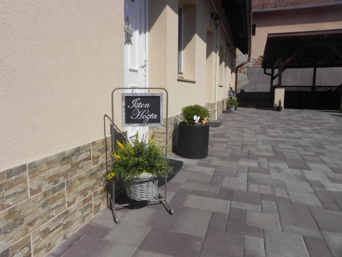 Türkiz Apartman - Housity