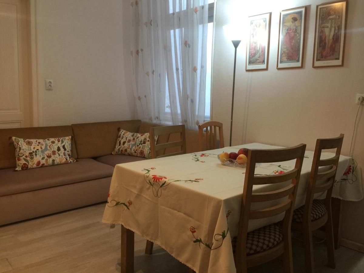 Heart of Riga Apartment - Hizvo