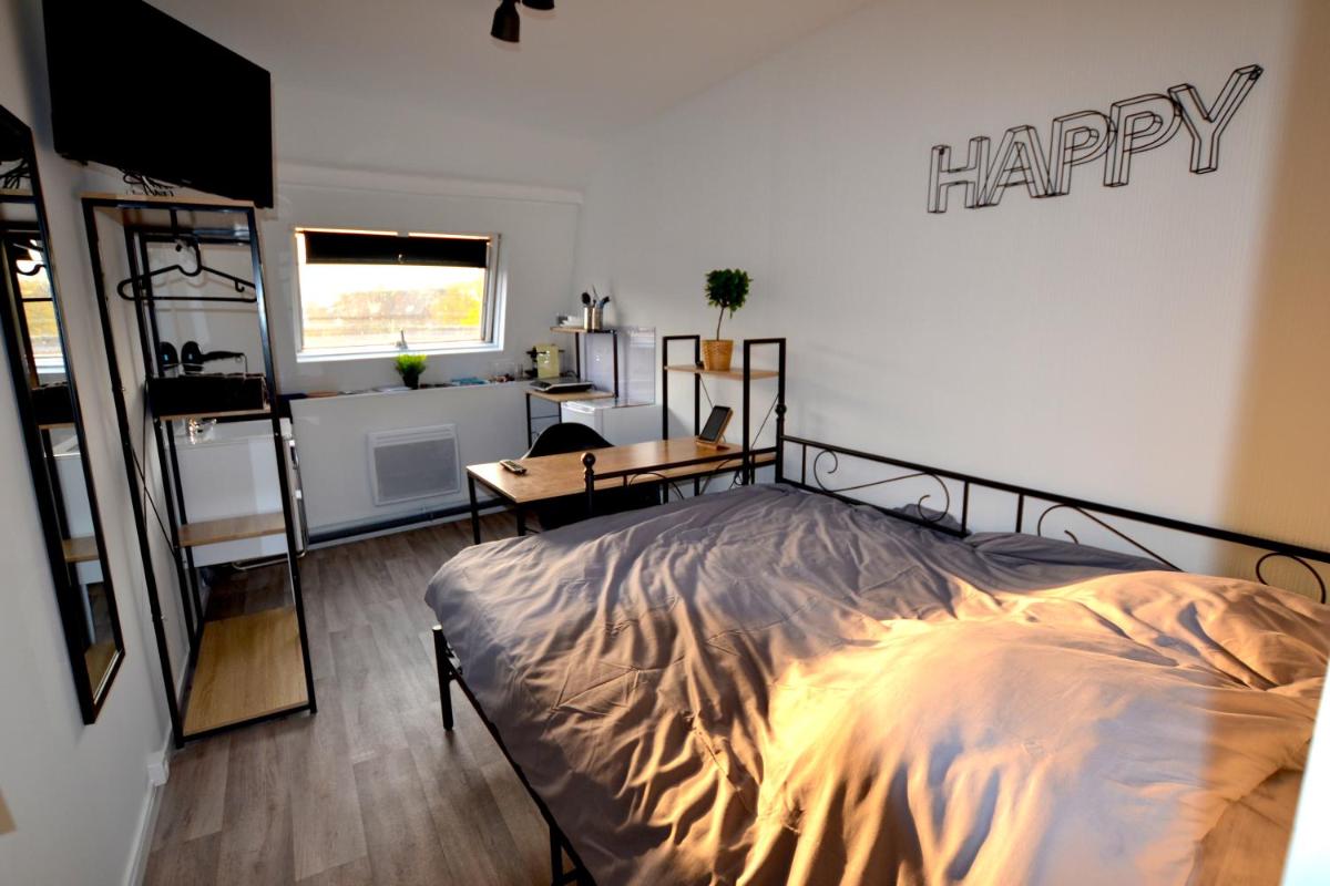 Capstay famars & Netflix - Housity