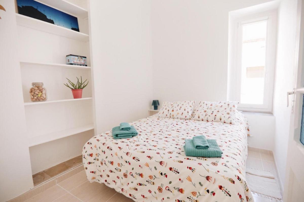 Amparito Apartment - Casc Antic - Housity