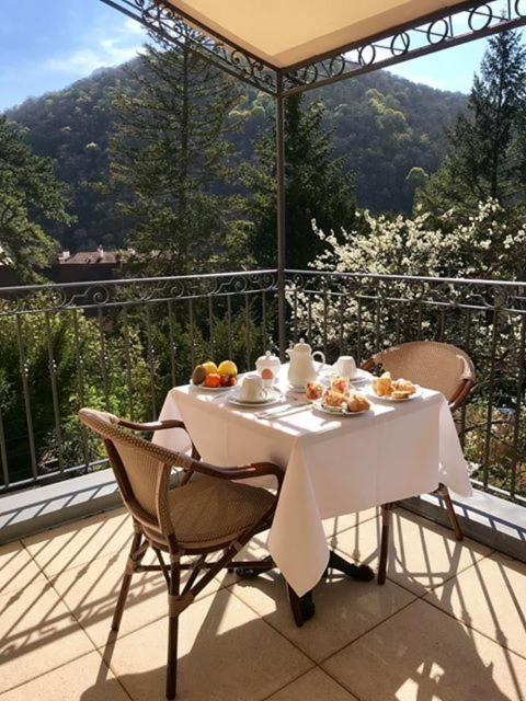 Vue générale sur la montagne ou vue sur la montagne depuis l'hôtel