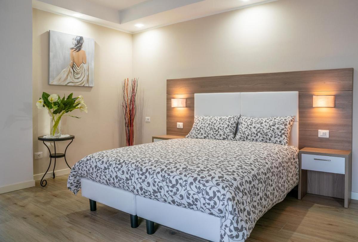 RED ONE - Housity