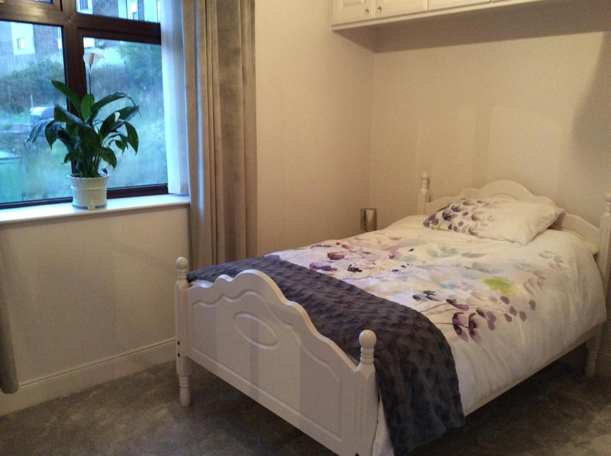 Boutique Apartment by the Irish Sea - Housity