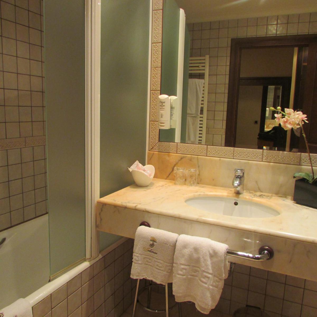 Un baño de Hotel Spa Tudanca Aranda
