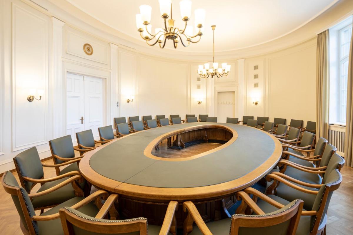 Der Geschäftsbereich oder Konferenzraum in der Unterkunft Fraser Suites Hamburg Der Geschäftsbereich oder Konferenzraum in der Unterkunft Fraser Suites Hamburg