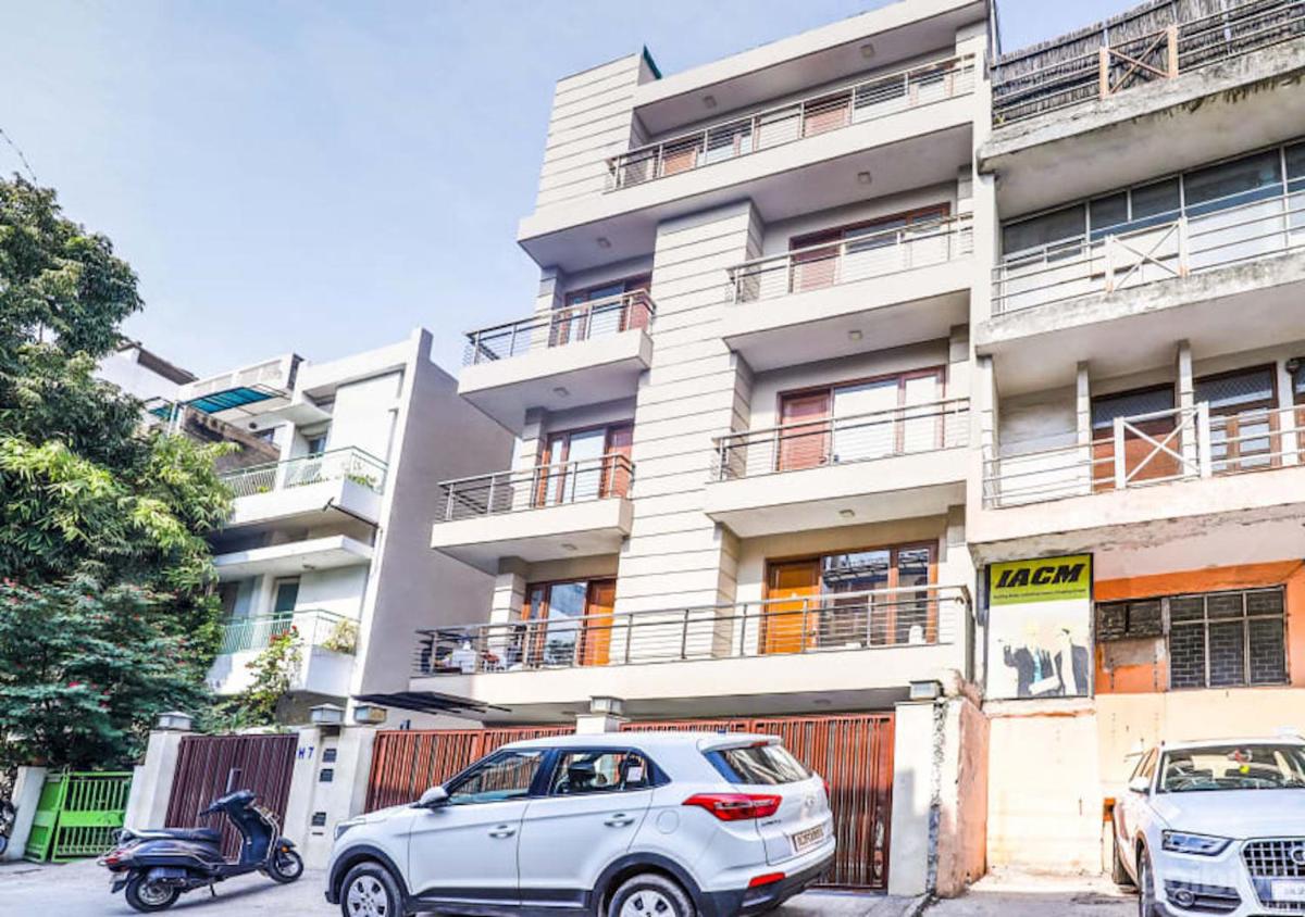 Skylink Suites Bed & Breakfast - Housity