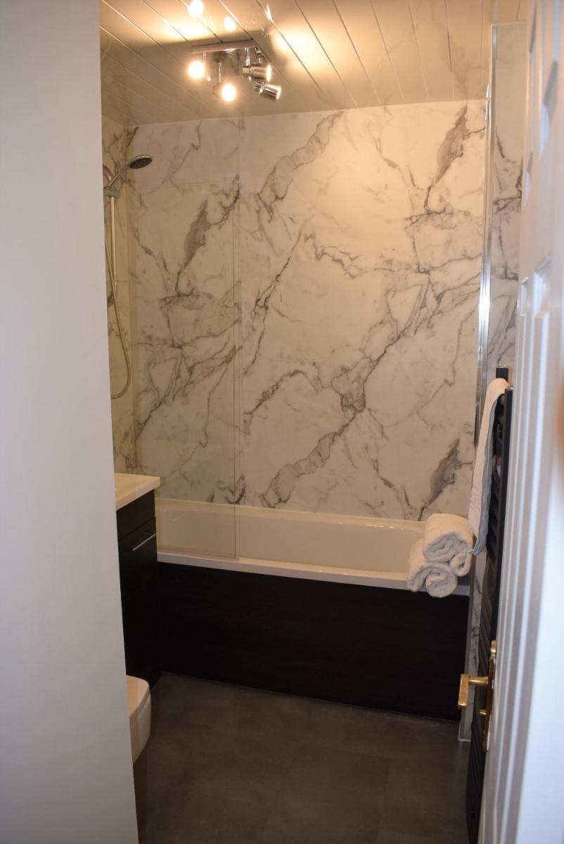 Kelpies Serviced Apartments - Cameron - Housity