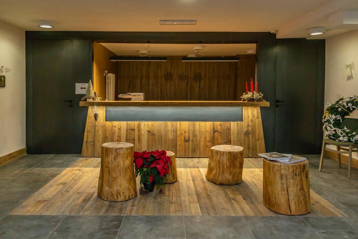 Hotel Petit Palais - Housity