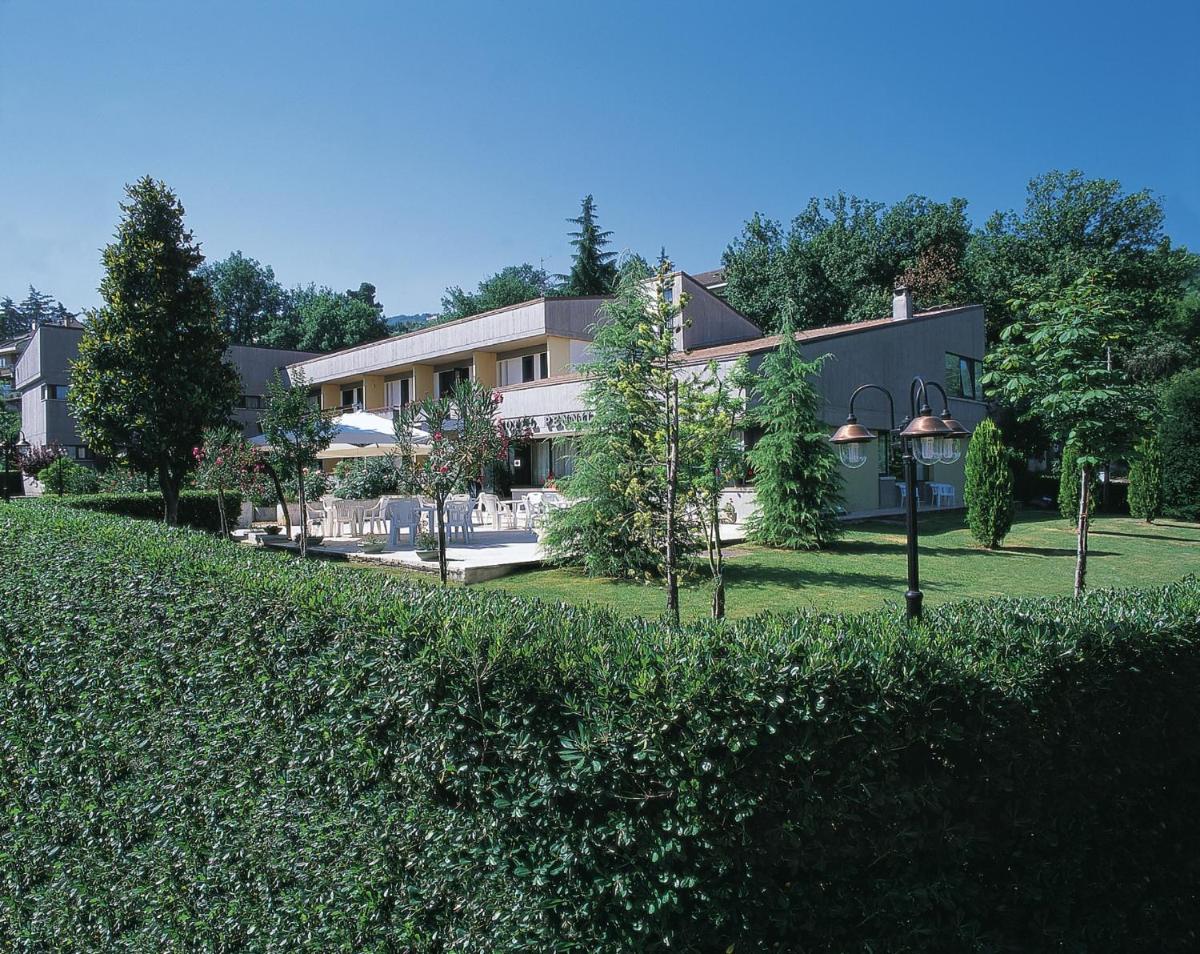 Hotel Pennile - Housity