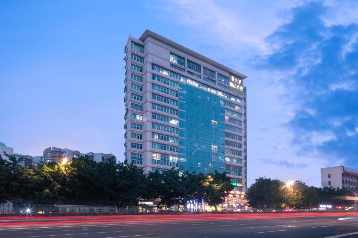 Spring Time Hotel - Housity