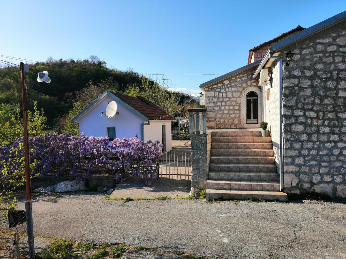Rustic village - Housity