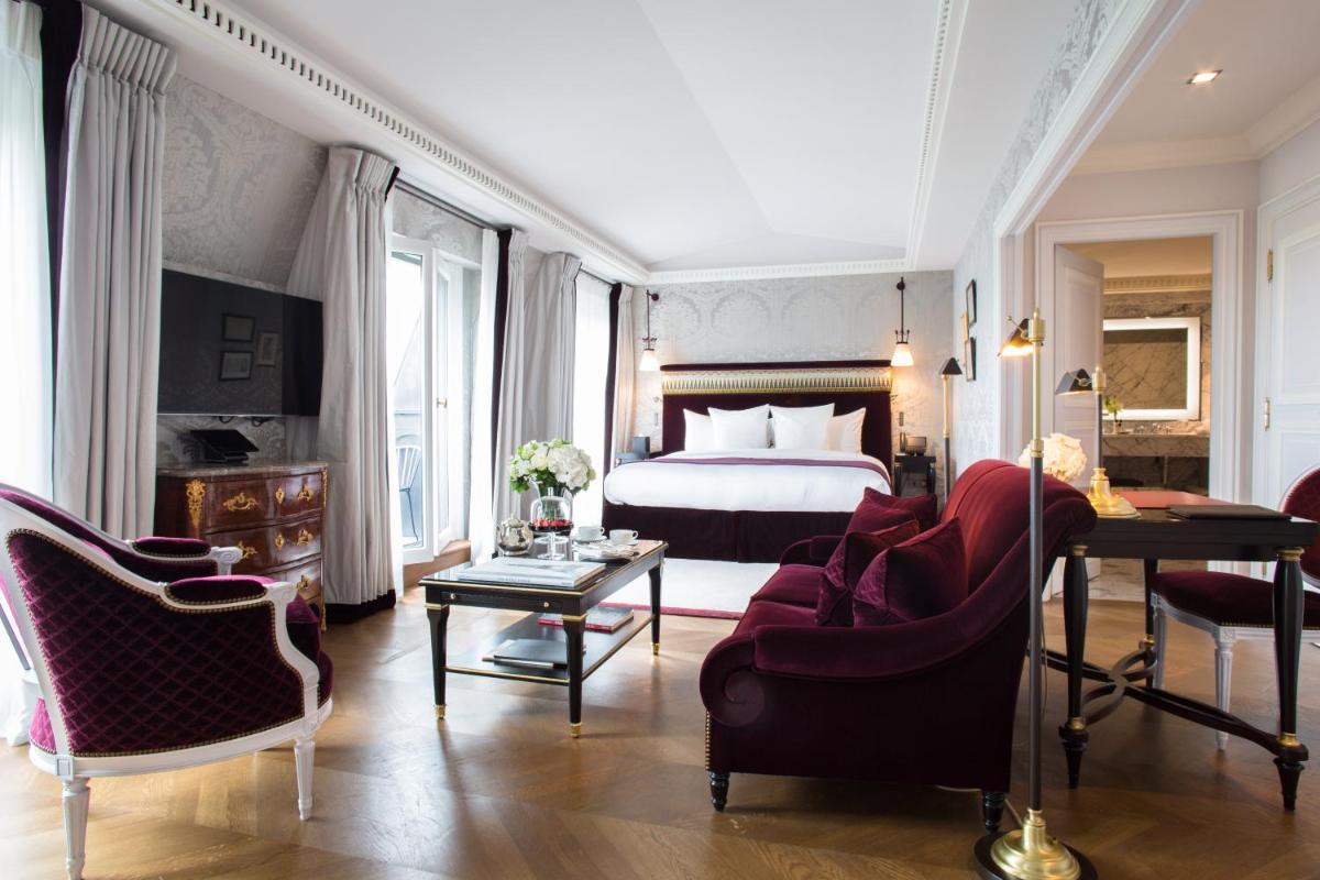 Un ou plusieurs lits dans un hébergement de l'établissement La Réserve Paris Hotel & Spa