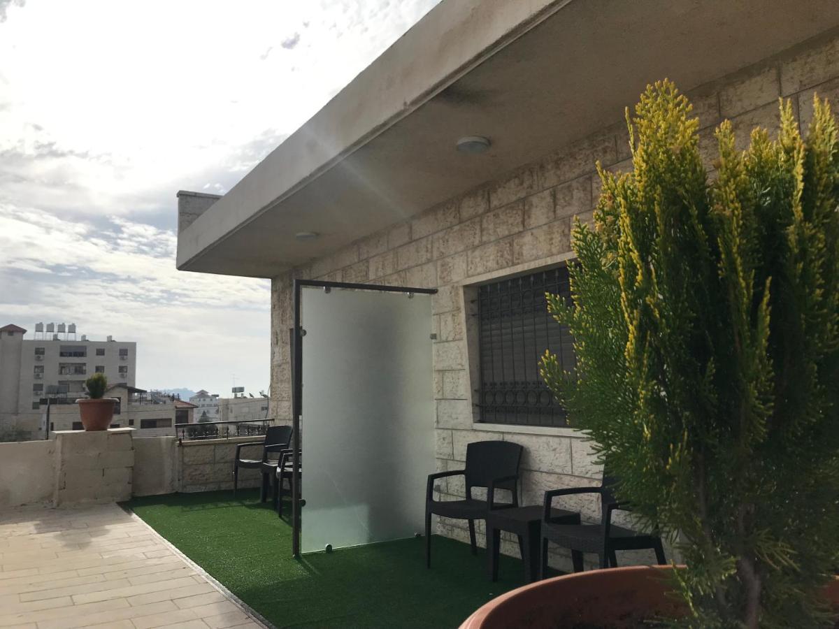 Eli Guest House - Housity