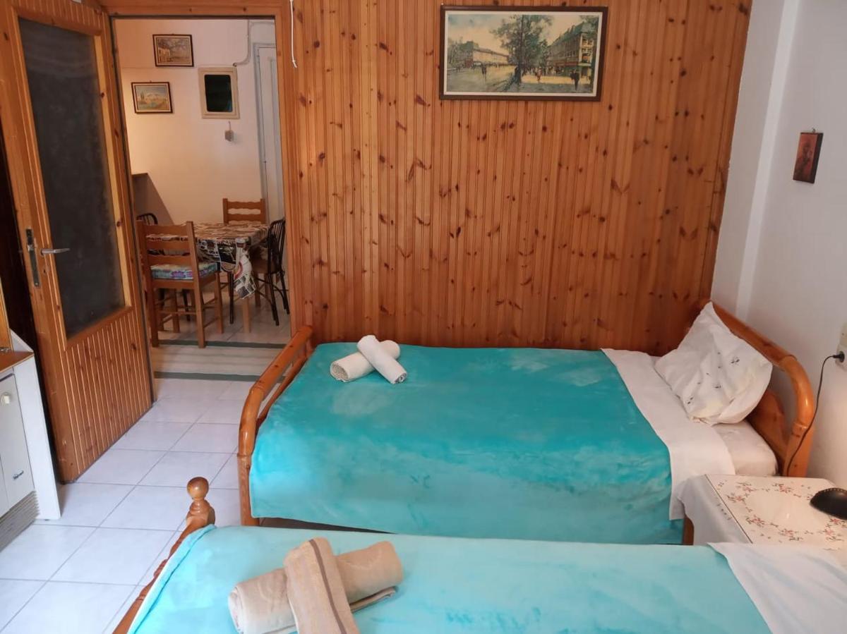 Grandma's Apartment - Hizvo