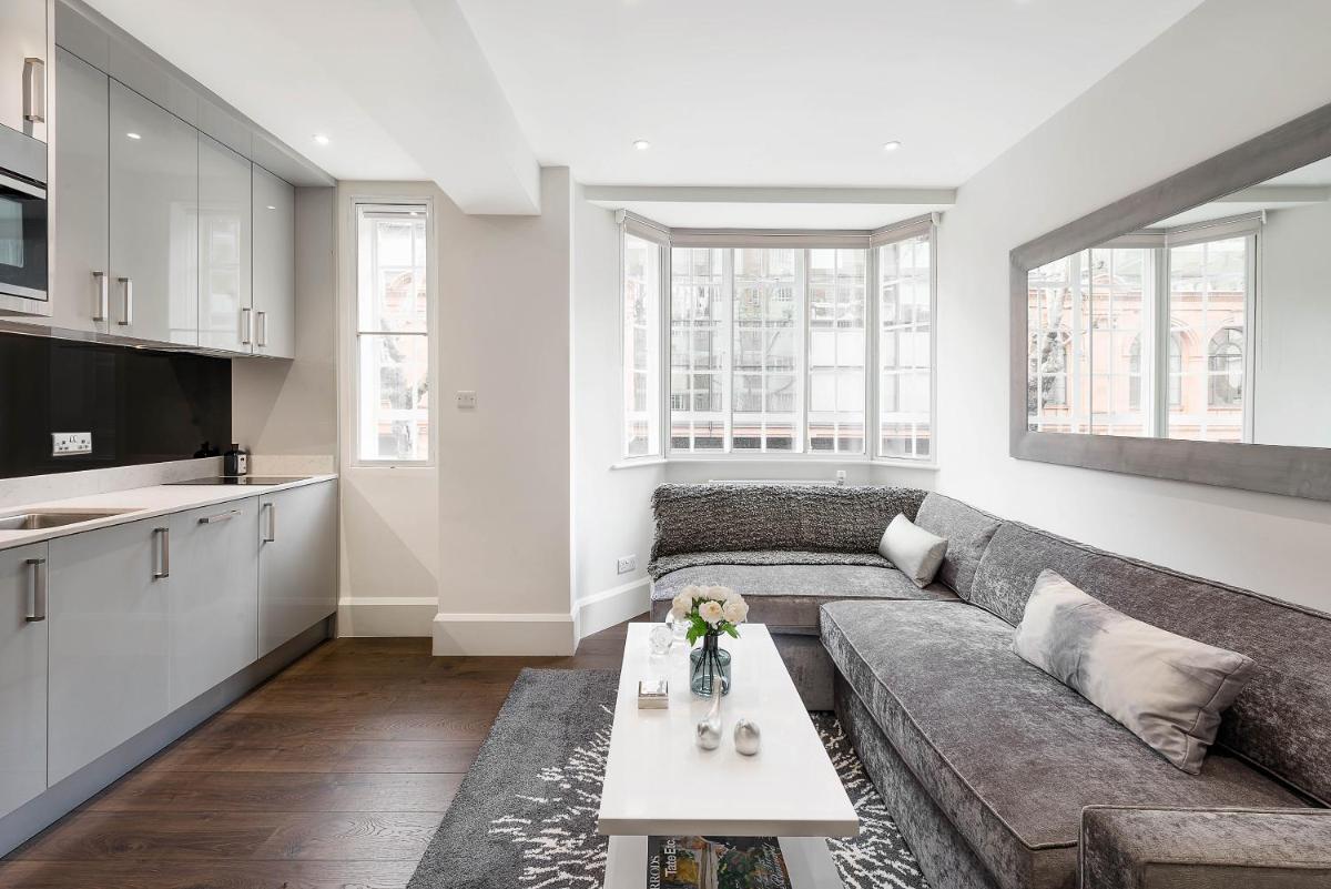 Beautiful Chelsea Apartment in Fashion District - Housity