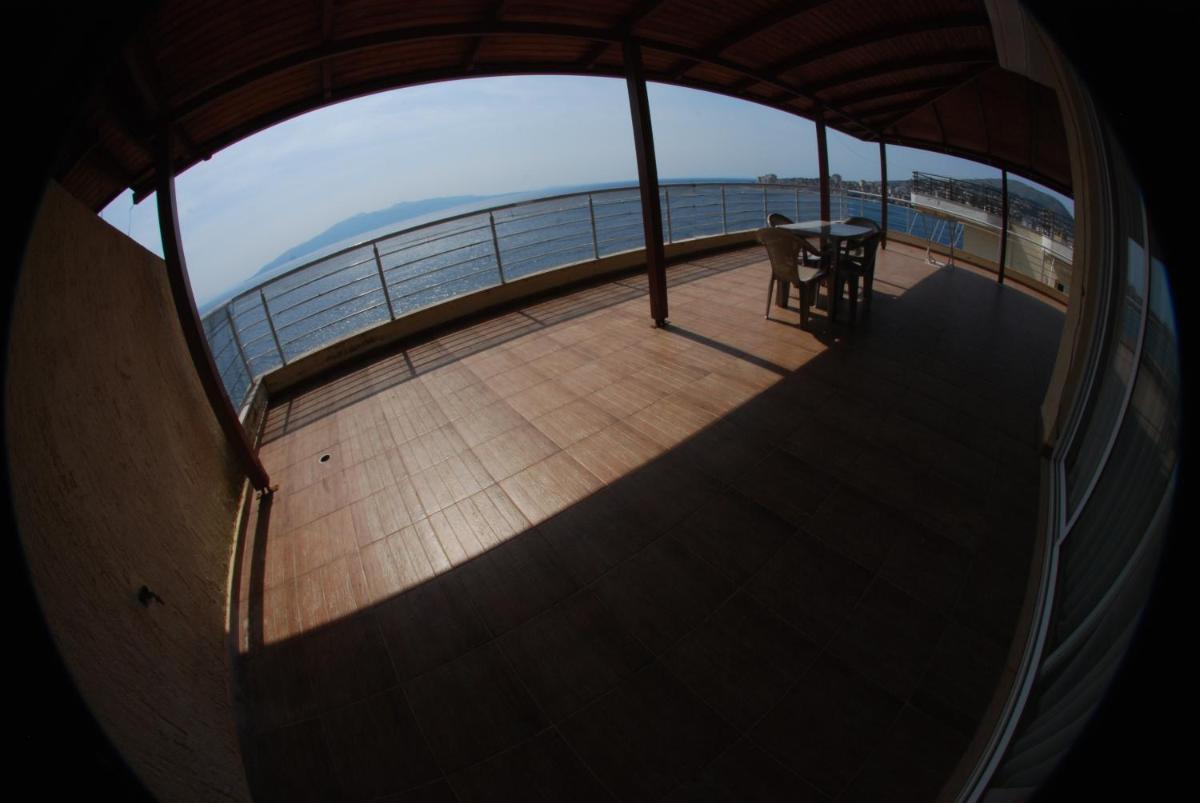 Best view Attic in a Giant Amphitheater... - Housity