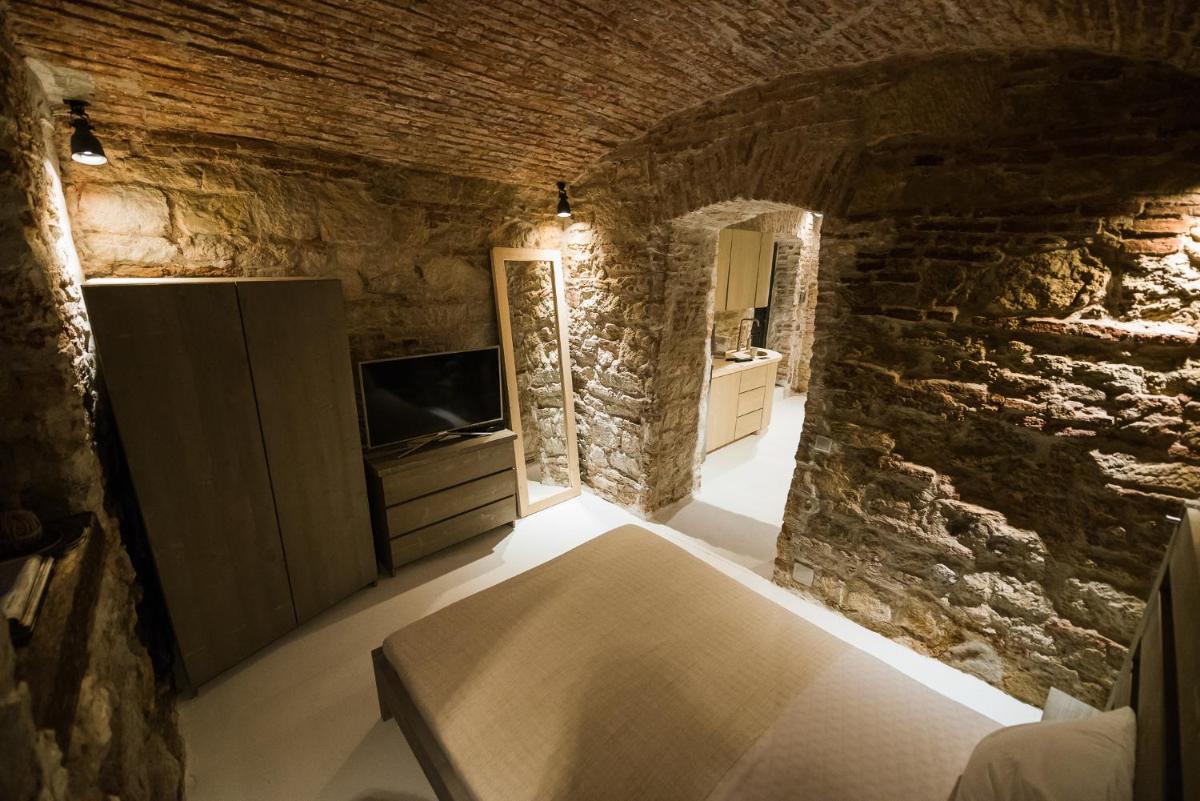 Old Central Apartment - Housity