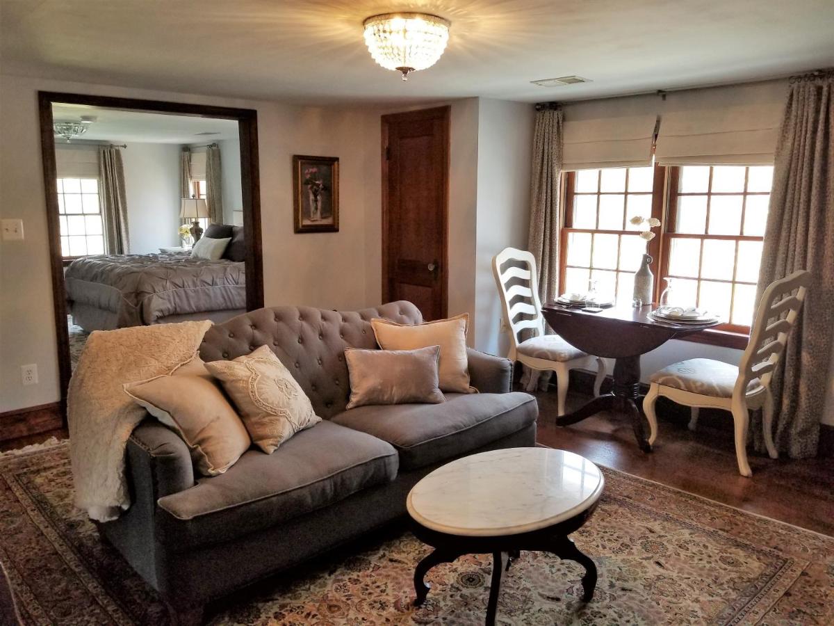 Airwell Bed and Breakfast - Housity