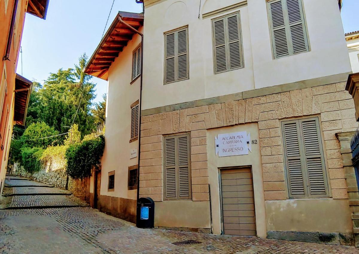 Suitetrails - DB House, Town Center Apartment, self check in