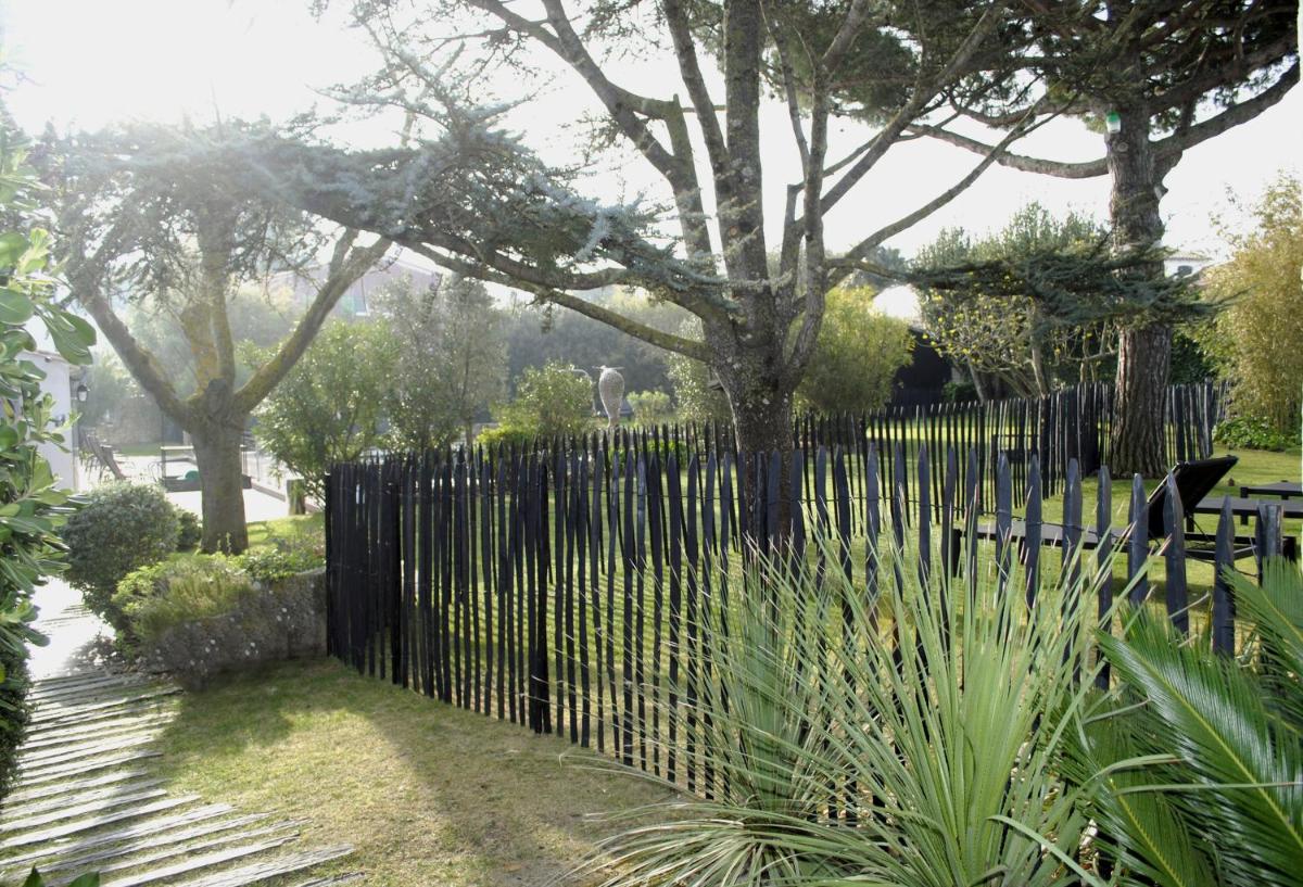 Jardin de l'établissement Le Clos Saint-Martin Hôtel & Spa