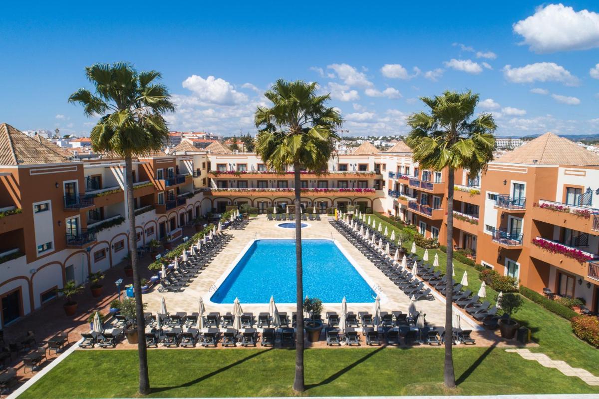 A piscina em ou perto de Vila Gale Tavira