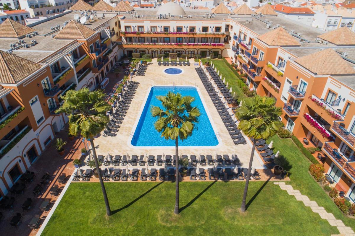 A piscina em ou perto de Vila Gale Tavira