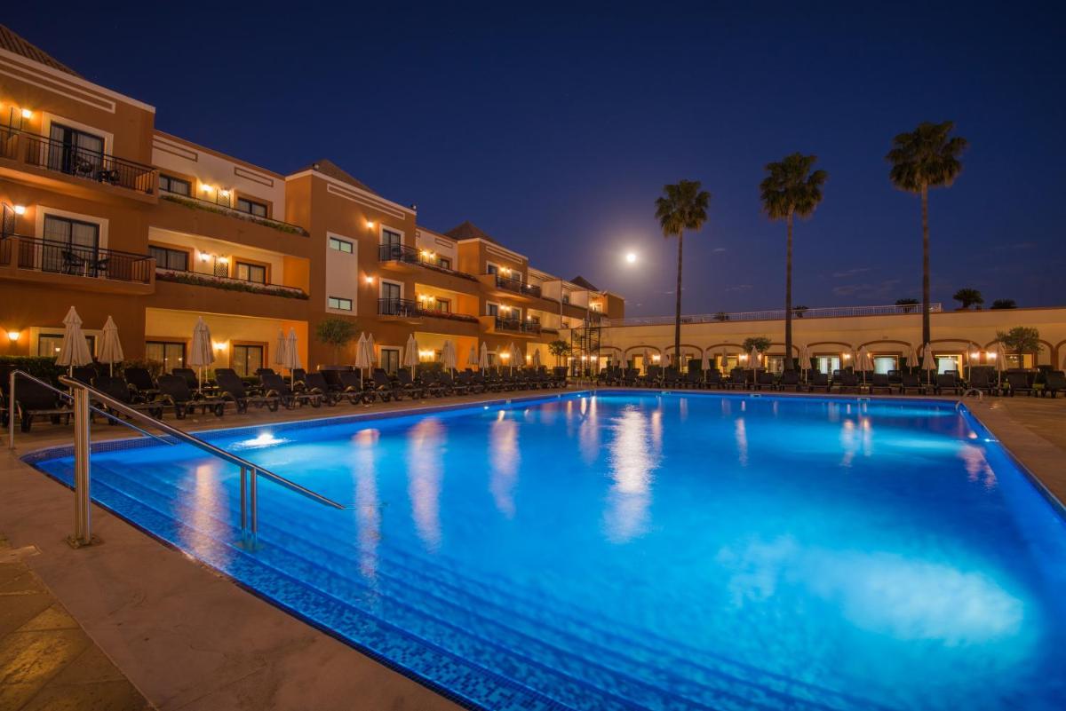 A piscina em ou perto de Vila Gale Tavira