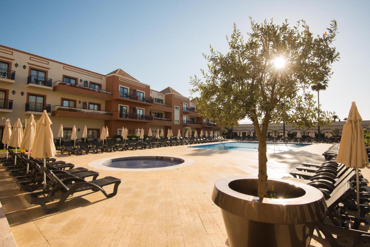 A piscina em ou perto de Vila Gale Tavira