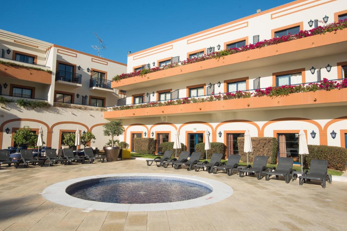 O edifício onde o hotel está situado