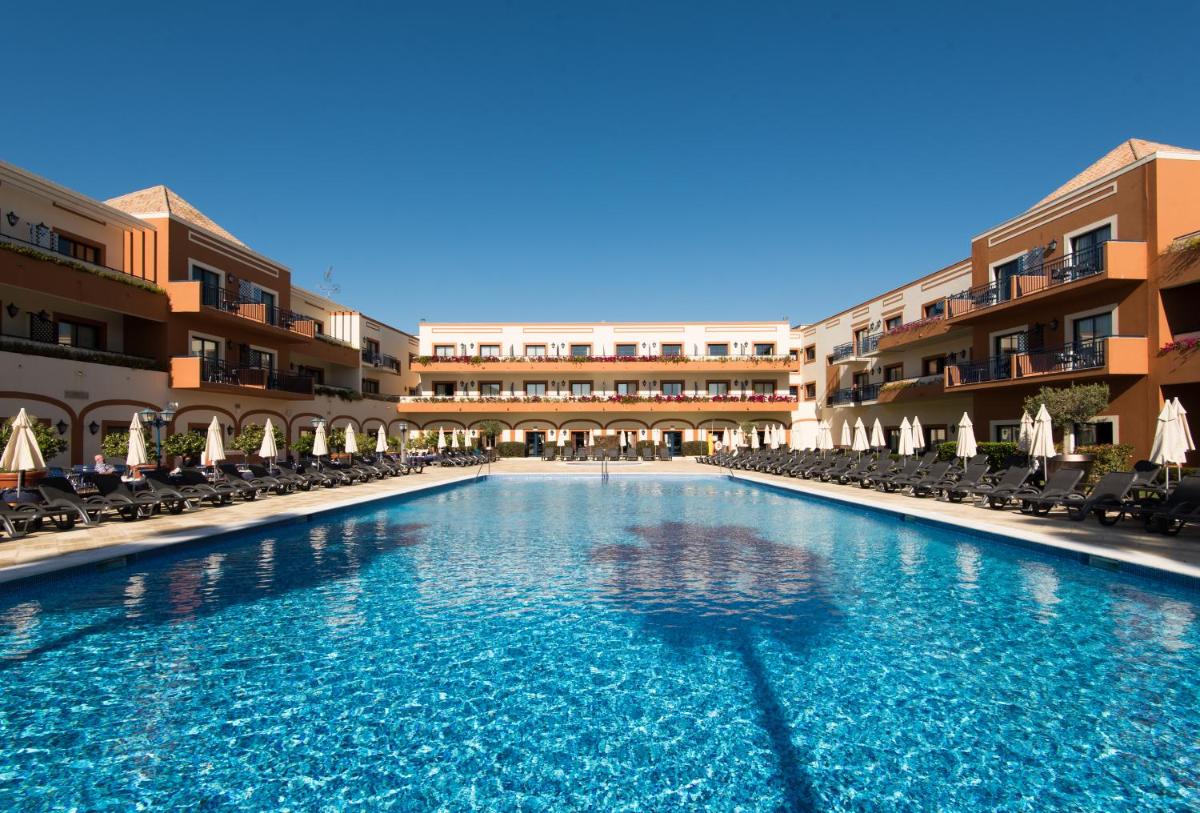 A piscina em ou perto de Vila Gale Tavira