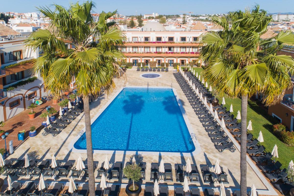A piscina em ou perto de Vila Gale Tavira
