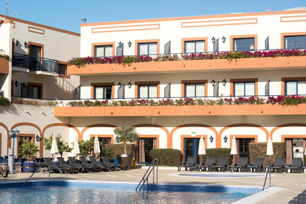 A piscina em ou perto de Vila Gale Tavira
