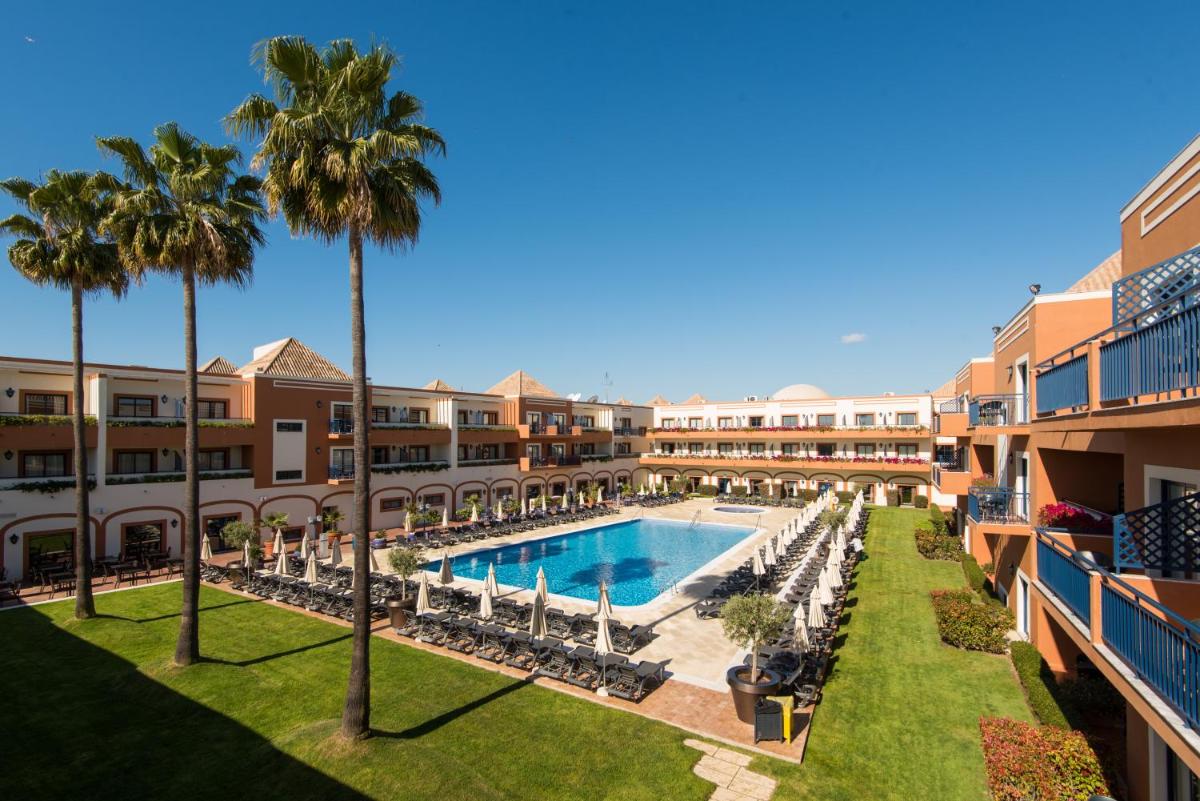 A piscina em ou perto de Vila Gale Tavira