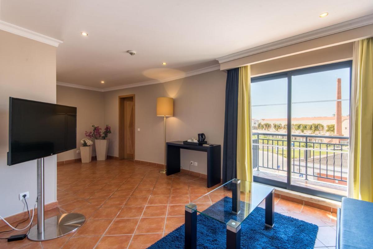 Uma televisão e/ou sistema de entretenimento em Vila Gale Tavira