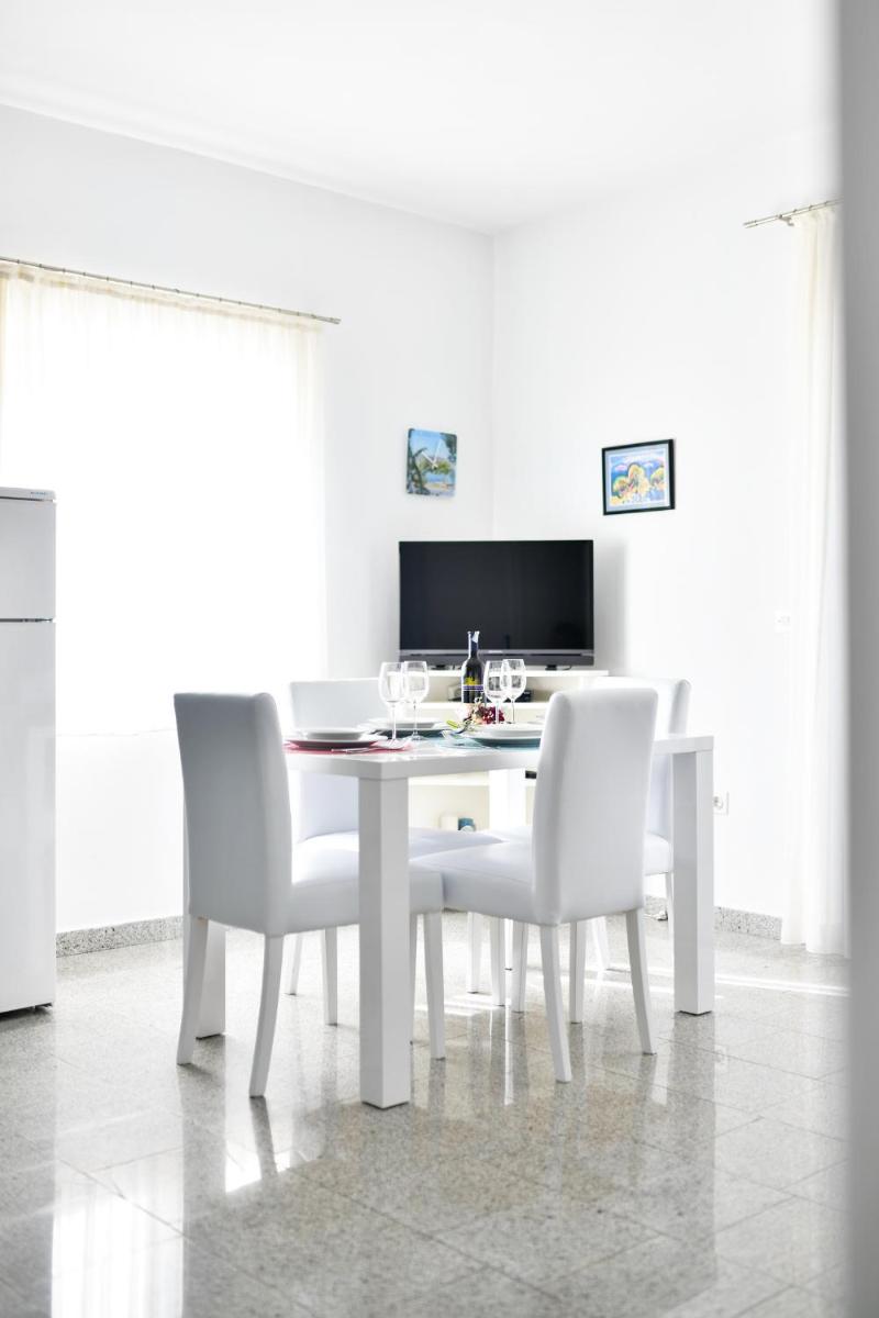 Apartments Martom - Housity