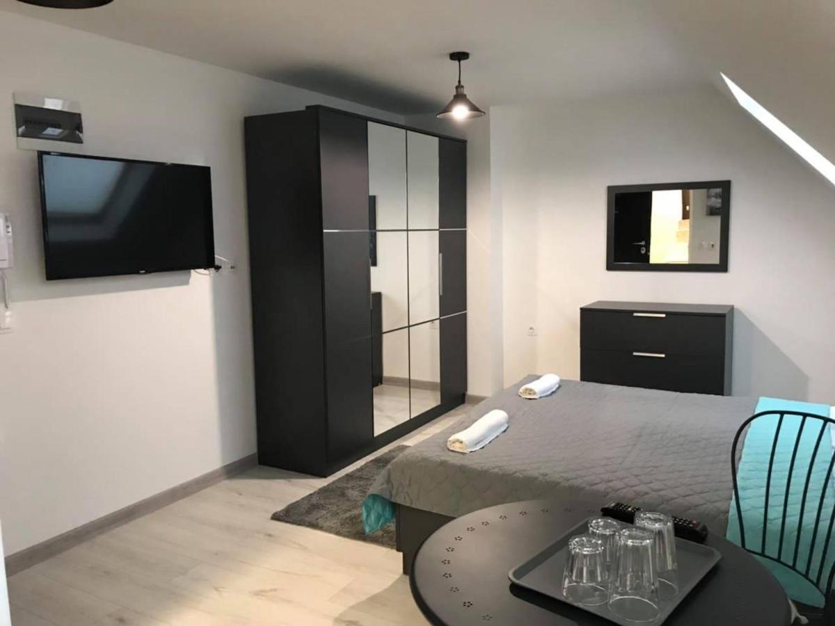 Sunpark Studios - Housity