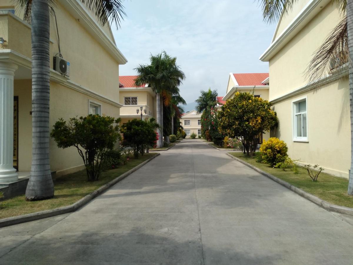 Beach Garden Hotel - Housity