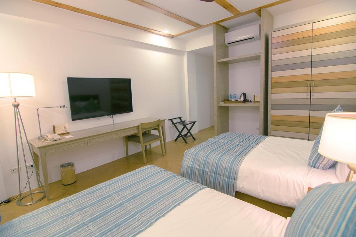 Thunderbird Resorts - Rizal - Housity
