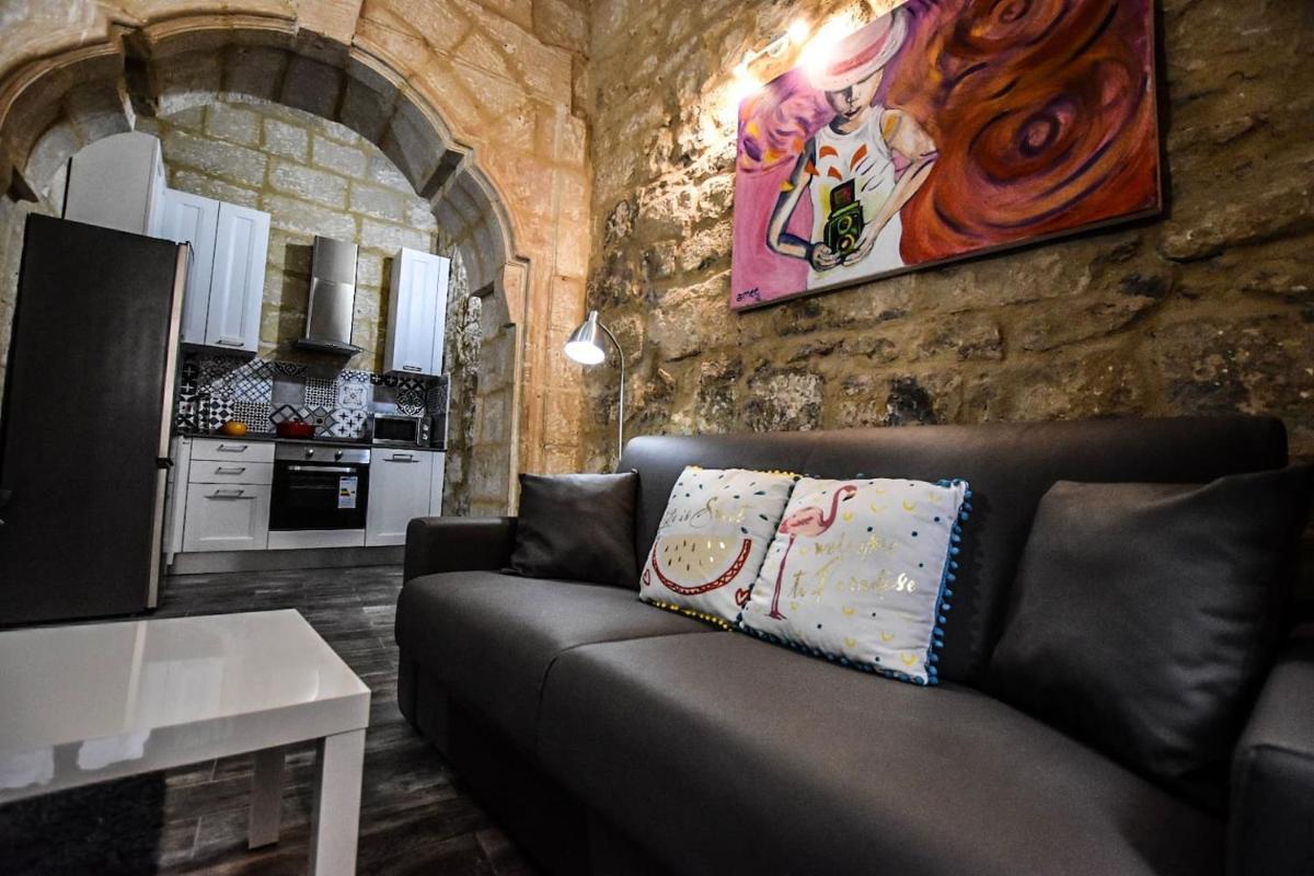 Historic Townhouse in Birgu Center - Housity