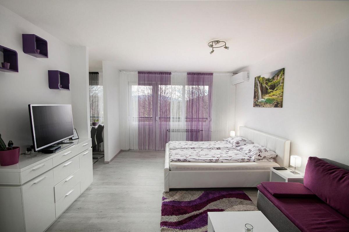 Studio Blue Ivy - Housity