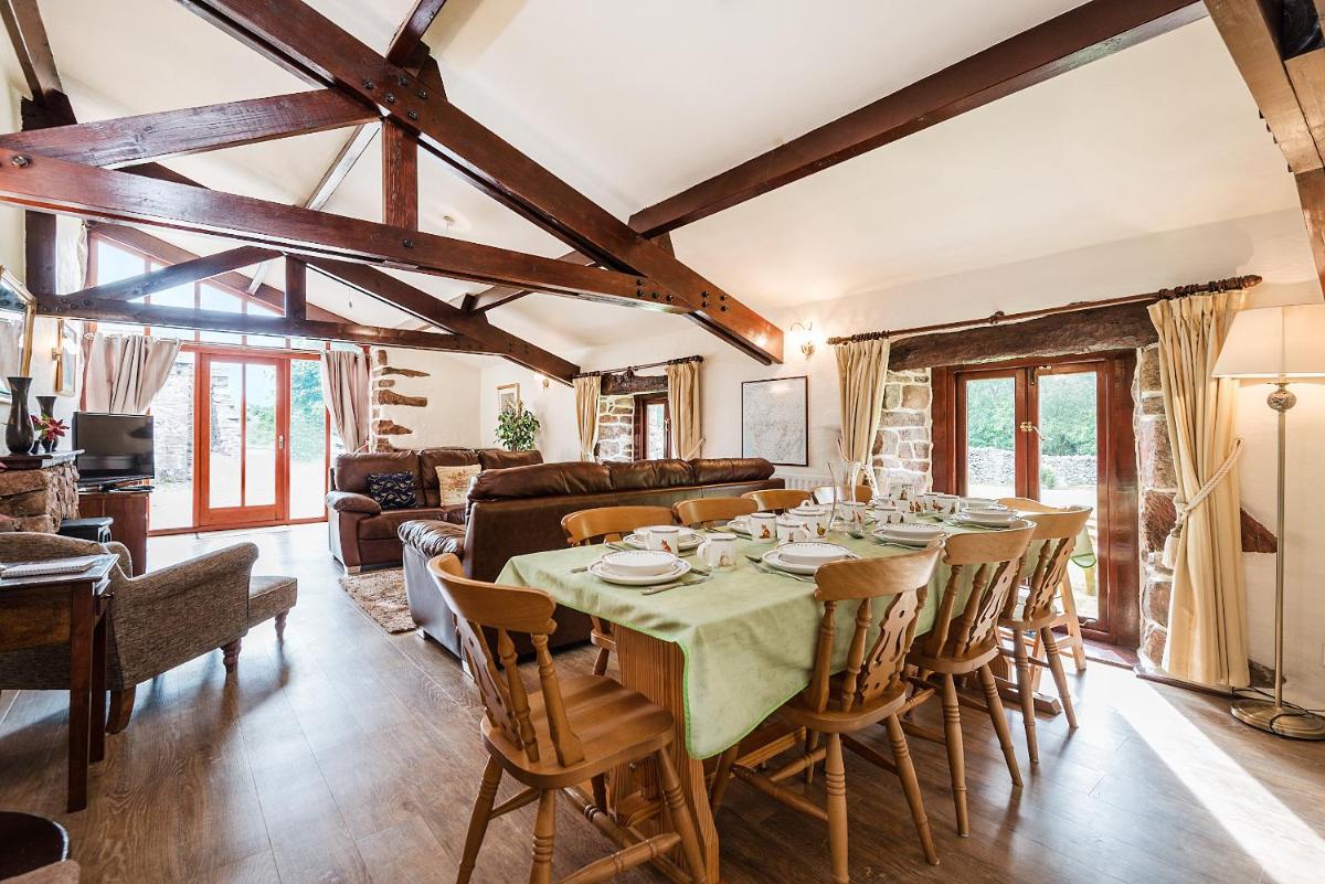 Bridge End Farm Cottages - Housity